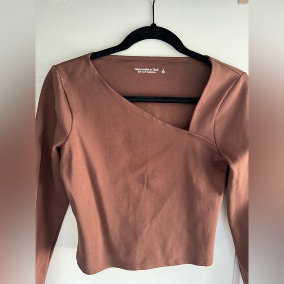 Abercrombie & Fitch Brown Long Sleeve Cropped Shirt - Picture 2 of 3